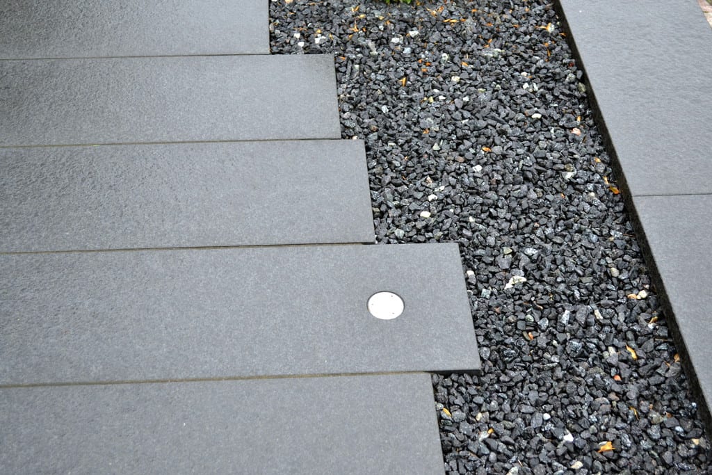 Granit bordurfliser med indbygget lys